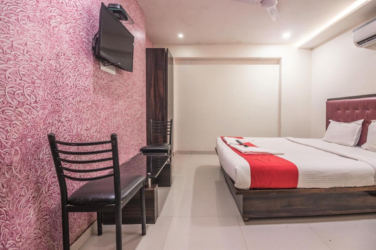 Hotel Mantra Residency Мумбаи Экстерьер фото