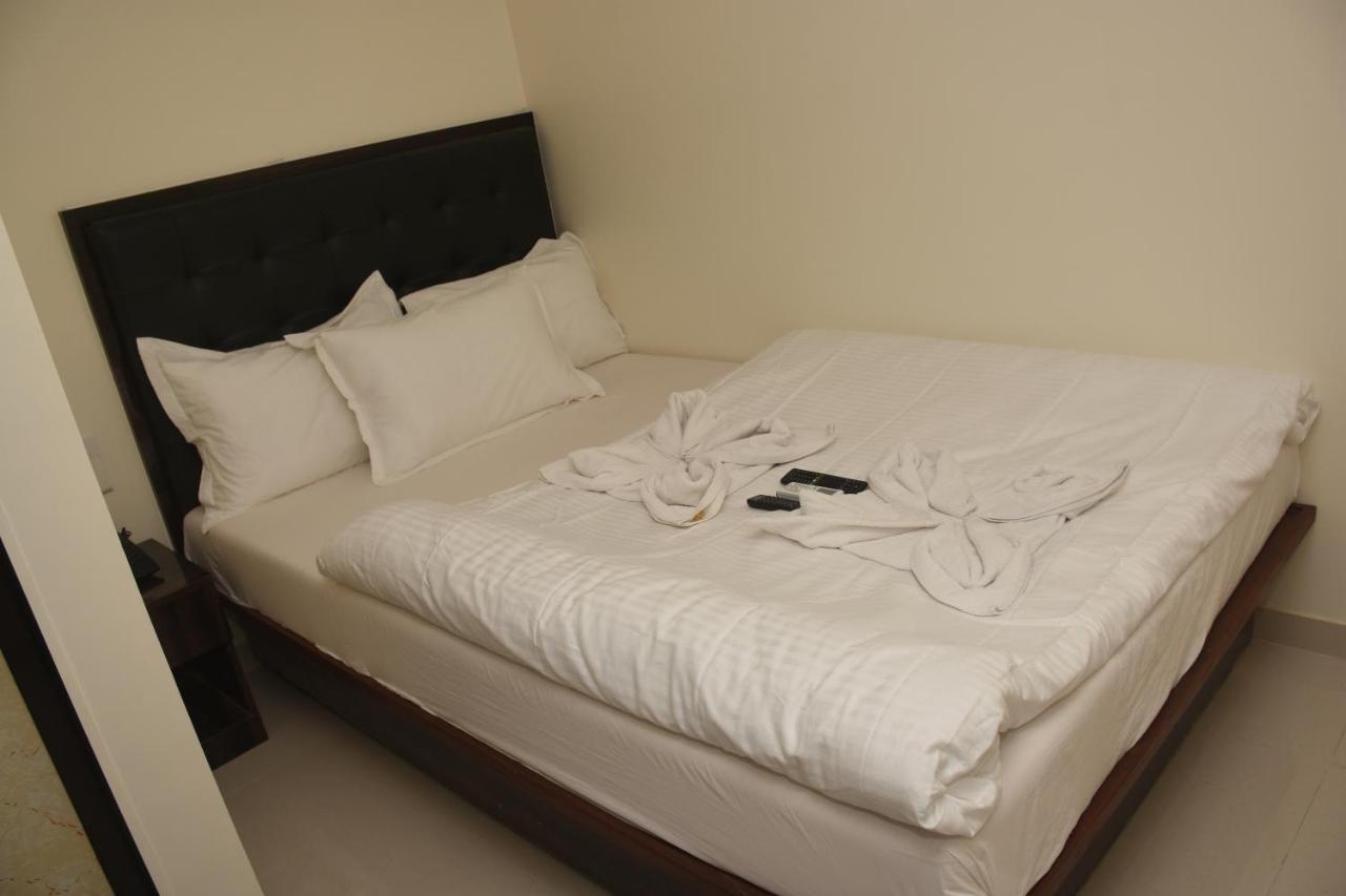 Hotel Mantra Residency Мумбаи Экстерьер фото