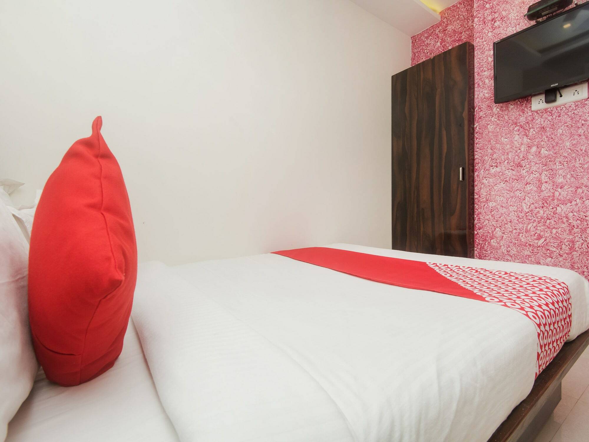 Hotel Mantra Residency Мумбаи Экстерьер фото