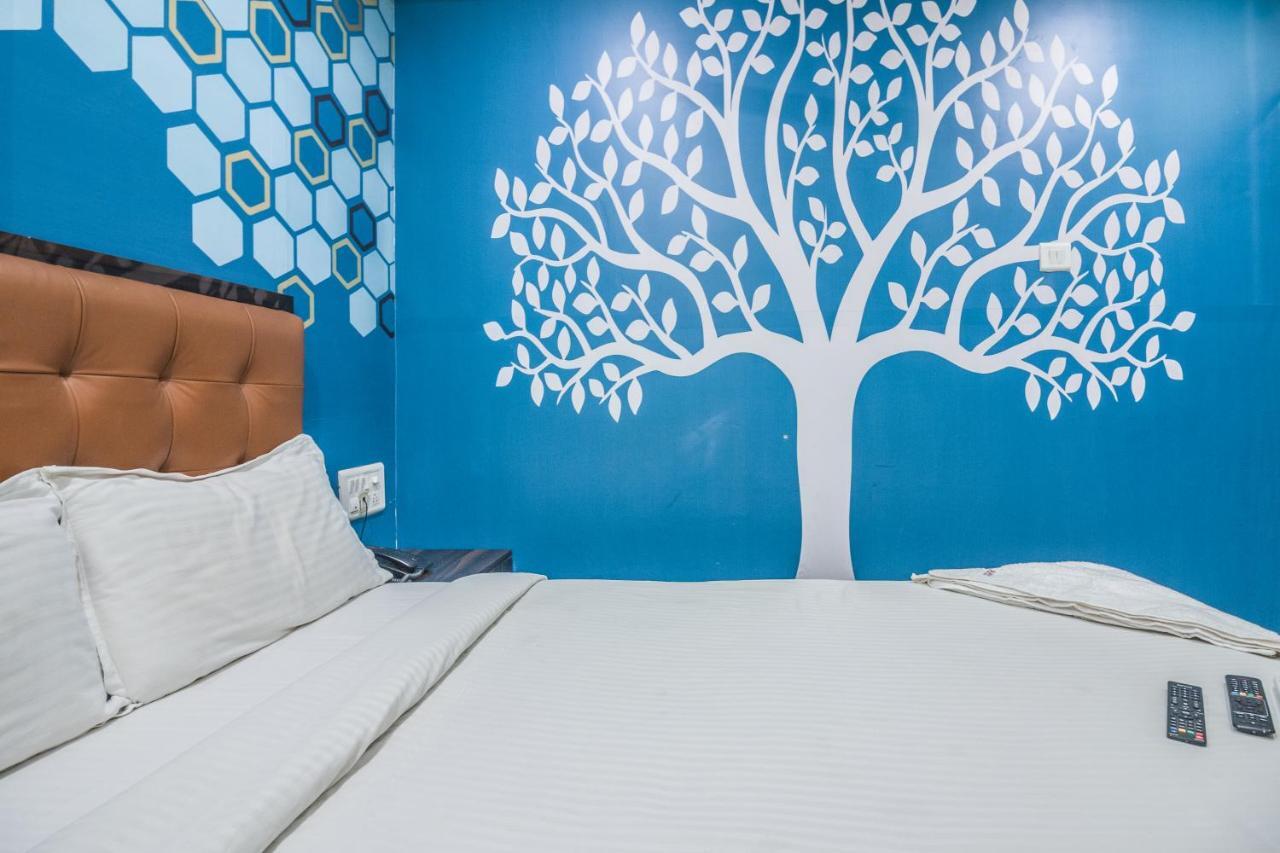 Hotel Mantra Residency Мумбаи Экстерьер фото