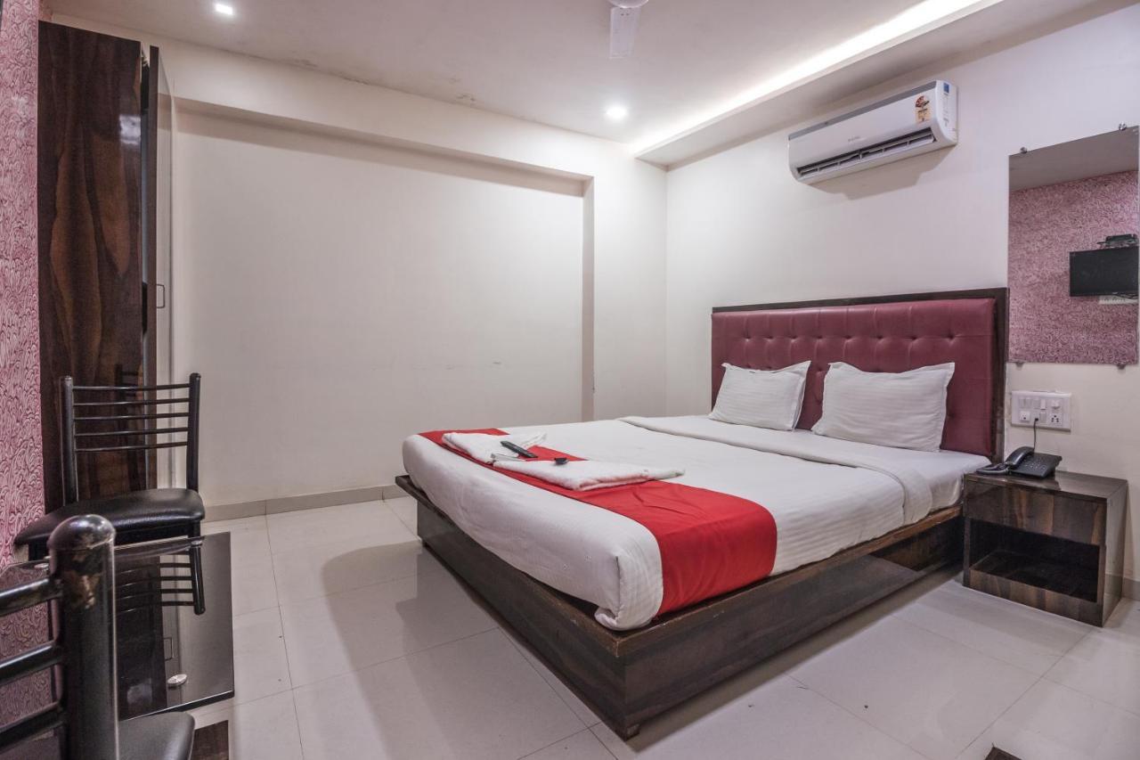 Hotel Mantra Residency Мумбаи Экстерьер фото