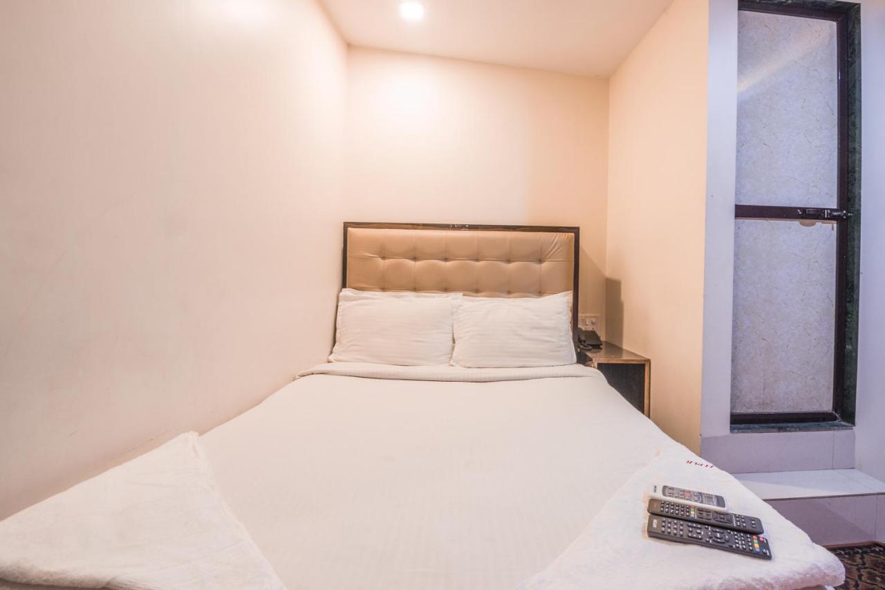 Hotel Mantra Residency Мумбаи Экстерьер фото
